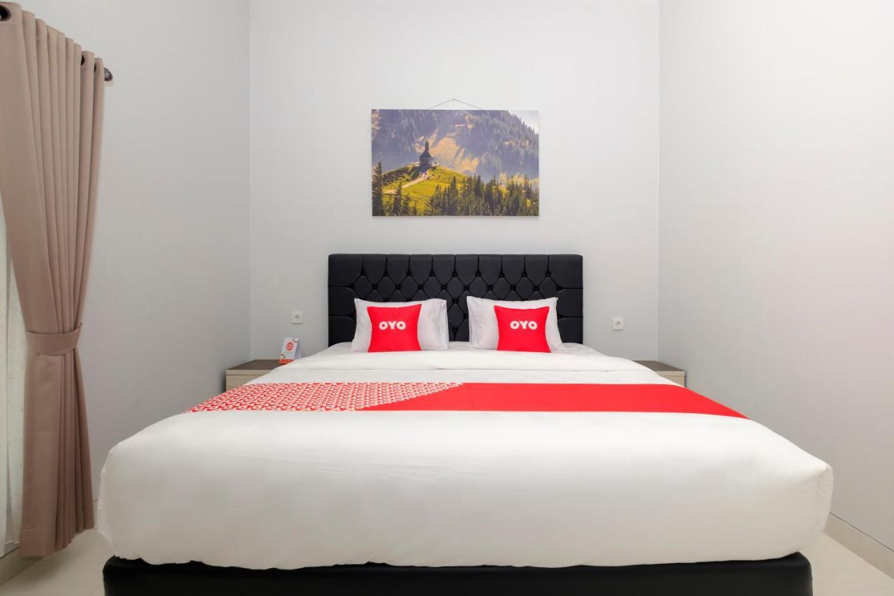 Oyo 3716 Dijobi Hotel Sempidi Ngoại thất bức ảnh