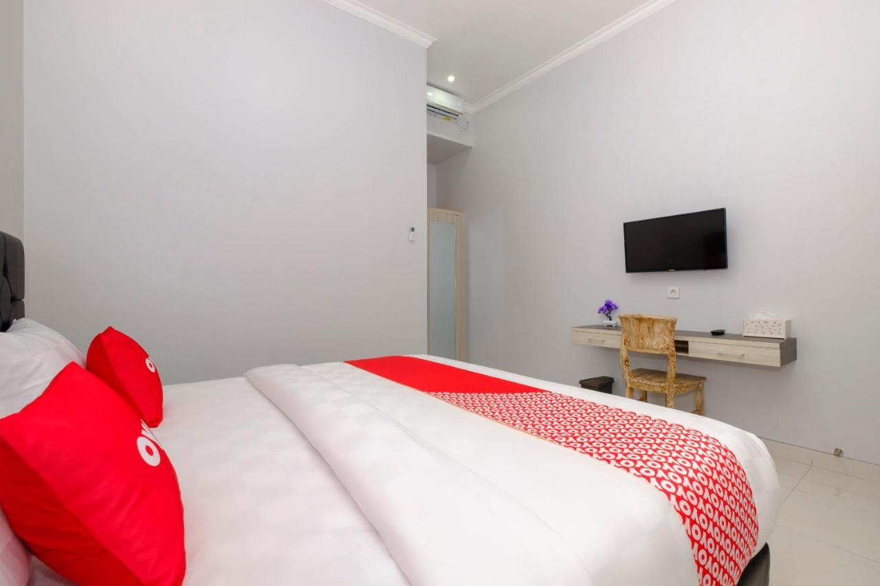 Oyo 3716 Dijobi Hotel Sempidi Ngoại thất bức ảnh