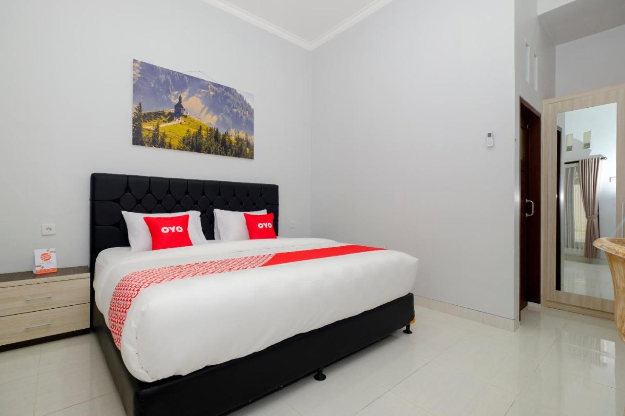 Oyo 3716 Dijobi Hotel Sempidi Ngoại thất bức ảnh