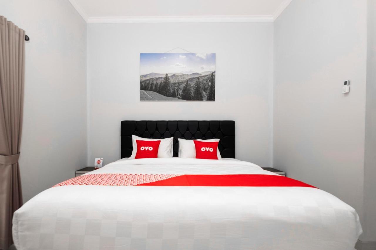 Oyo 3716 Dijobi Hotel Sempidi Ngoại thất bức ảnh