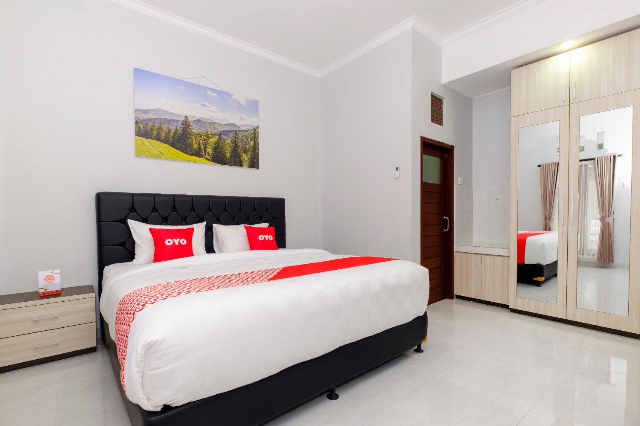 Oyo 3716 Dijobi Hotel Sempidi Ngoại thất bức ảnh